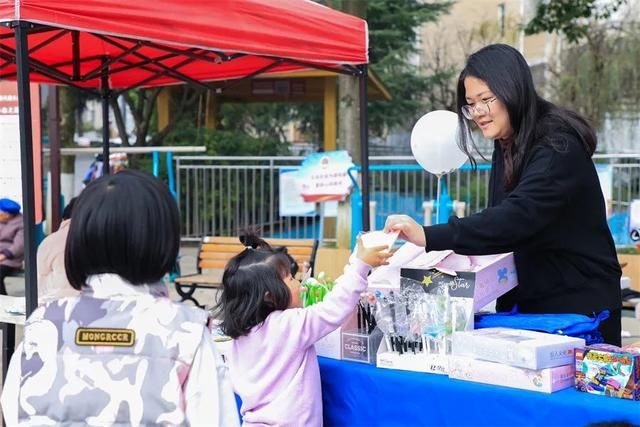 第一场！观山湖邻里生活市场开放。  第3张