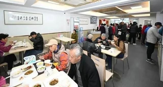 宝山社区老年饭堂“美好生活日”推出，让幸福“食”更美味~