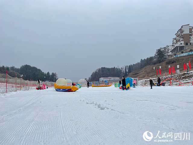 一个不错的滑雪去处广元曾家山滑雪场邀您共赴“冰雪之约”。