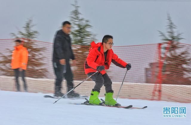 贵阳云顶滑雪场知识:高坡风景好，雪上飞行体验新。  第3张