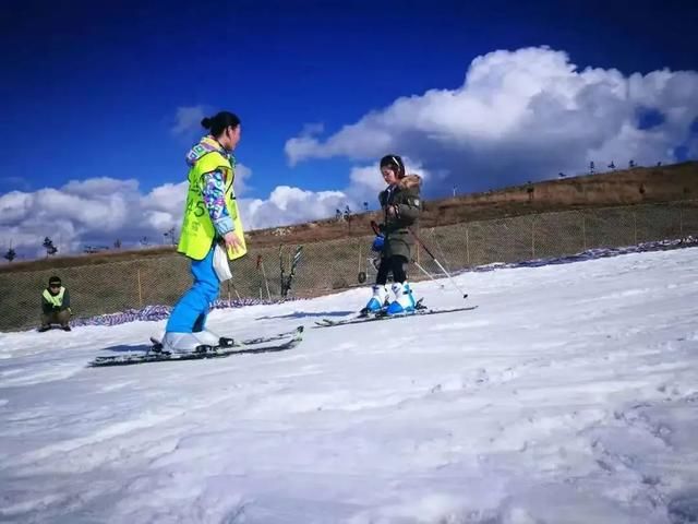 滑雪好玩！冬天去高坡云顶滑雪场来一场别样的浪漫！