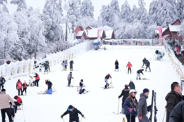 你知道|在“二滨”前四川哪些景区还能赏冰滑雪  第6张