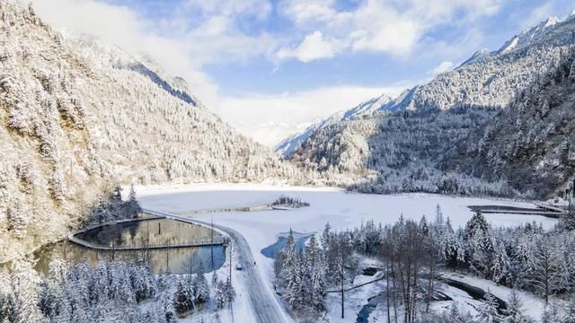 你知道|在“二滨”前四川哪些景区还能赏冰滑雪  第7张