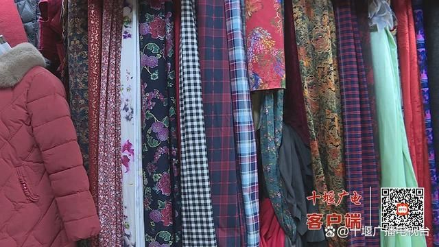 十堰人黄做了37年的手工衣服，缝制出了幸福生活  第3张