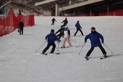 滑雪赏冰热，来延庆在冰天雪地里欢乐过年。  第2张