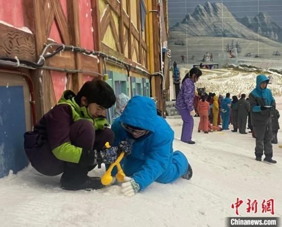 “冰雪热”持续升温。“北行”滑雪已成为港澳居民休闲的新选择  第2张