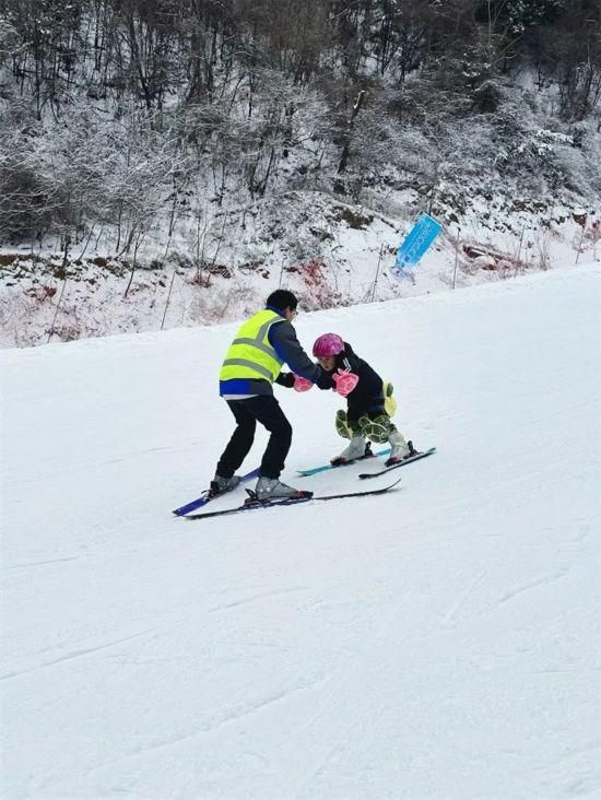 春意盎然的中原大地，家乡河南，请把这条“合家欢”的冰雪路线留在河南！整个春节清凉顺畅。  第8张