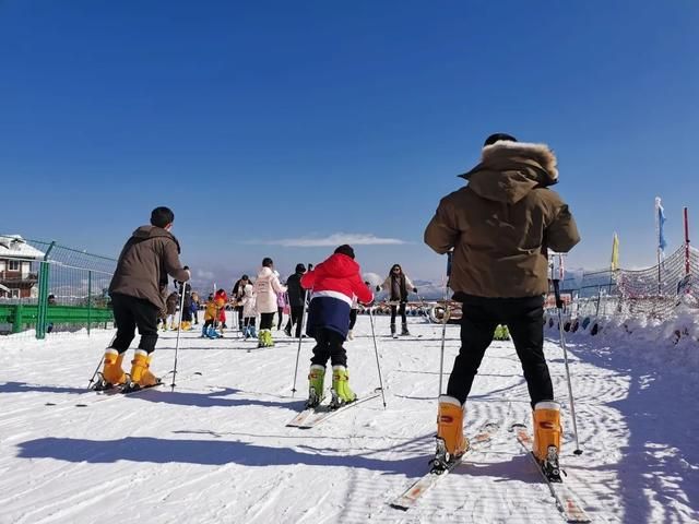 去哪里滑雪？翻翻这本《四川冬季滑雪指南》你就知道了！  第30张